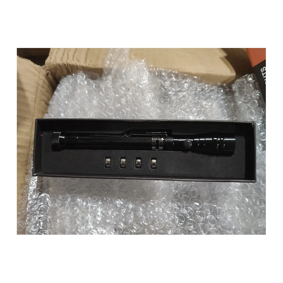 Lampe torche magnétique télescopique LED avec ramasse-pièces