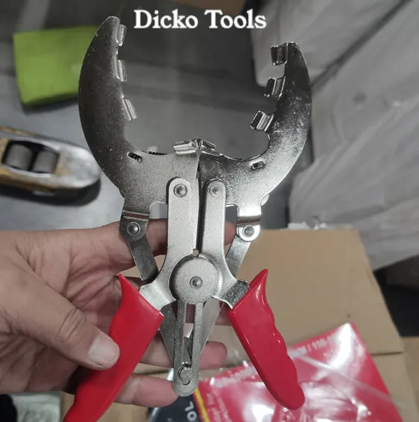 Pince à segments de piston petite taille, en main