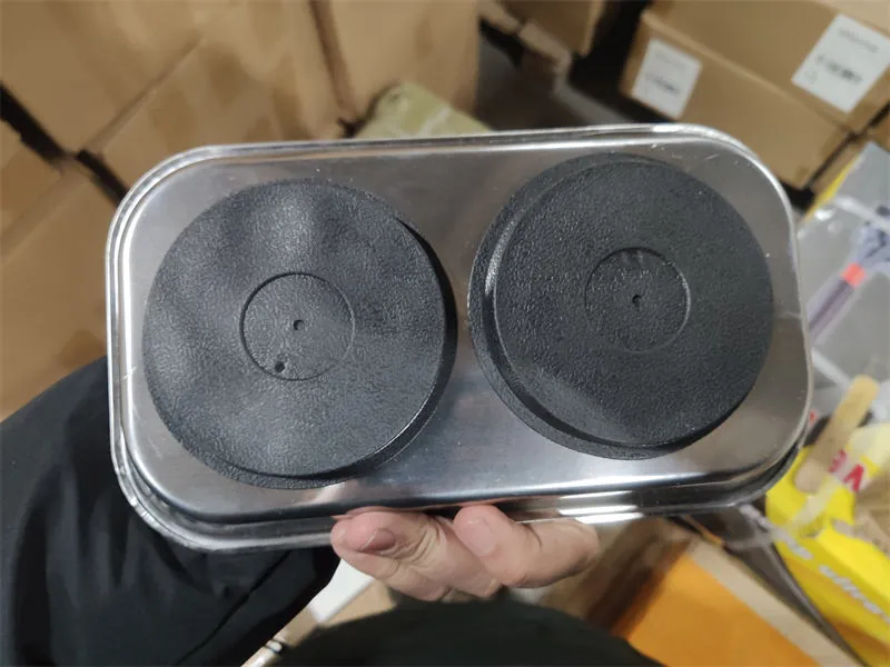 Plateau magnétique double aimant inox, vue de dessous avec les aimants